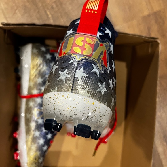 Under Armour Men's Spotlight Lux LE MC Football Cleats $130 - Picture 4 of 6